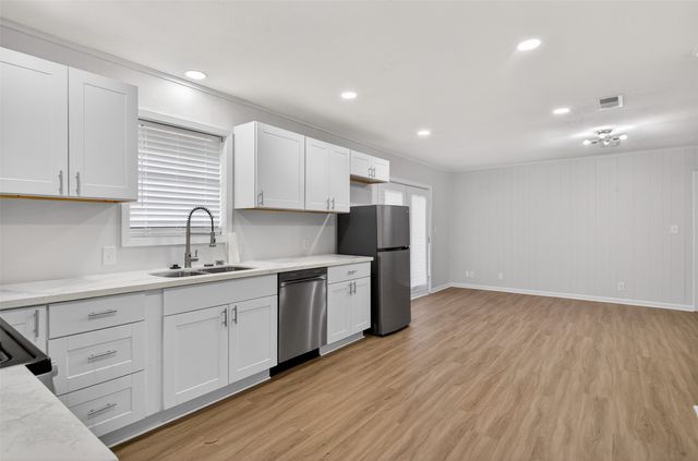 2814 Silver Pine Lane, Shreveport, LA 71108