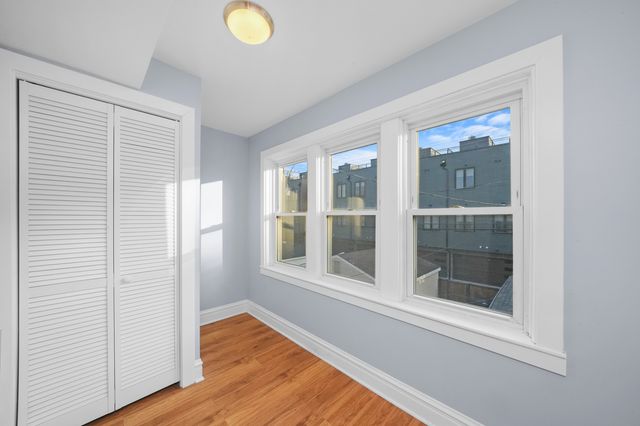 4239 W Melrose Street 2, Chicago, IL 60641