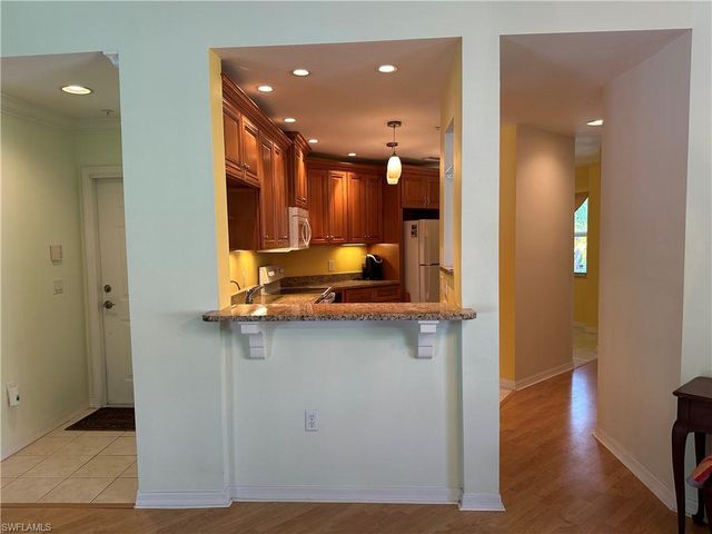 6820 Huntington Lakes CIR 201, Naples, FL 34119