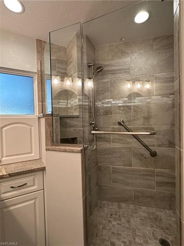 6820 Huntington Lakes CIR 201, Naples, FL 34119