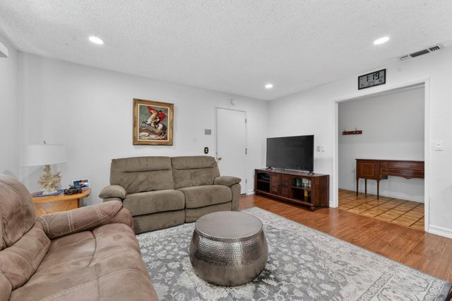 2341 Rudat Cir, Rancho Cordova, CA 95670