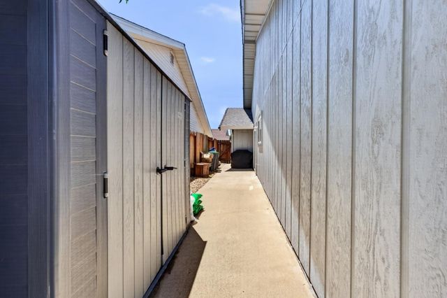 2341 Rudat Cir, Rancho Cordova, CA 95670