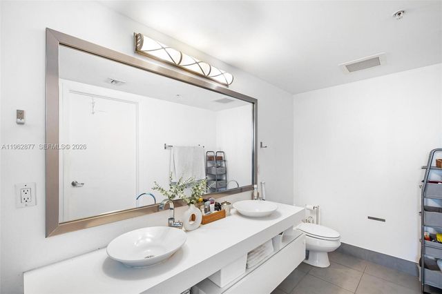 92 SW 3rd St 2710, Miami, FL 33130