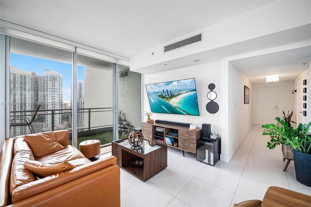 92 SW 3rd St 2710, Miami, FL 33130