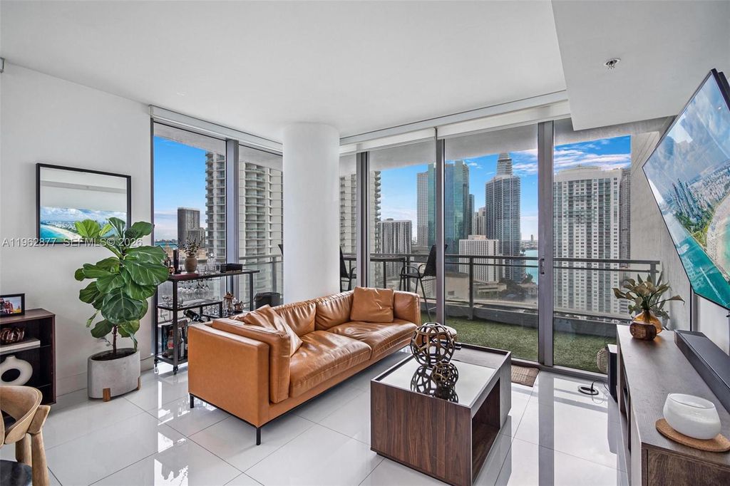 92 SW 3rd St 2710, Miami, FL 33130