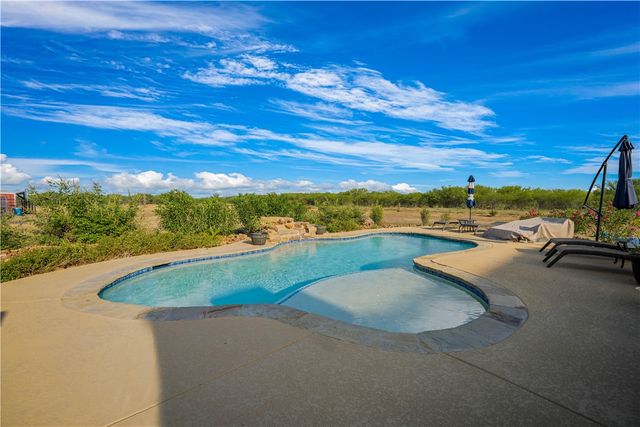 741 County Road 159, Kenedy, TX 78119