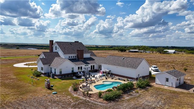 741 County Road 159, Kenedy, TX 78119