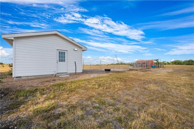 741 County Road 159, Kenedy, TX 78119