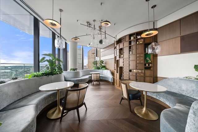 430 Stuart St 1518, Boston, MA 02116