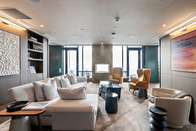 430 Stuart St 1518, Boston, MA 02116