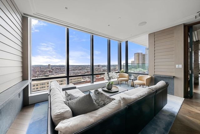 430 Stuart St 1518, Boston, MA 02116