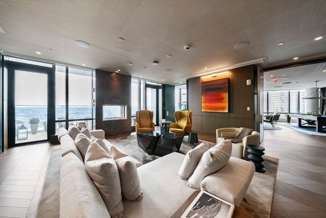 430 Stuart St 1518, Boston, MA 02116