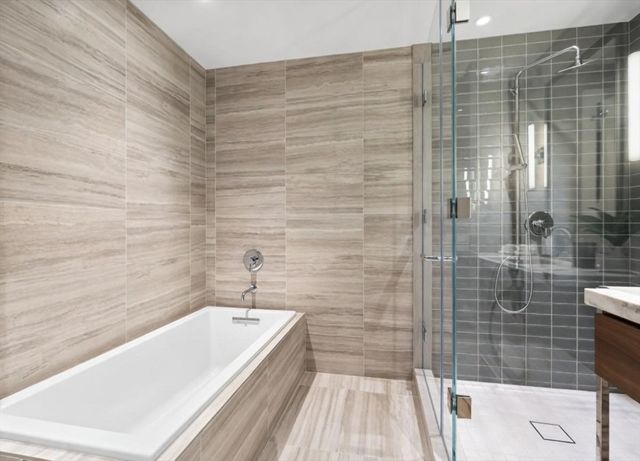 430 Stuart St 1518, Boston, MA 02116