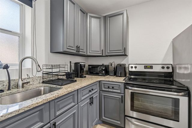 3737 BURLINGTON AVENUE N, St Petersburg, FL 33713