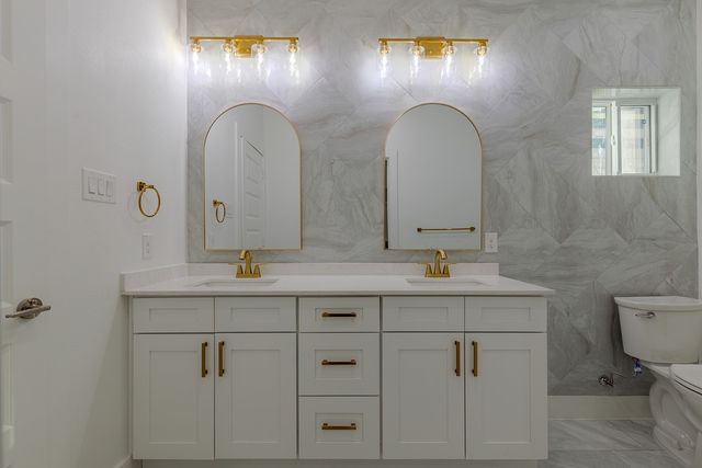 2809 Gooch Street, Dallas, TX 75241