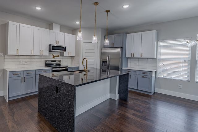 2809 Gooch Street, Dallas, TX 75241