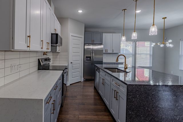 2809 Gooch Street, Dallas, TX 75241