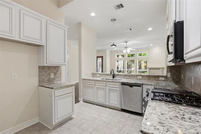 24 Tassia Lane, Houston, TX 77058