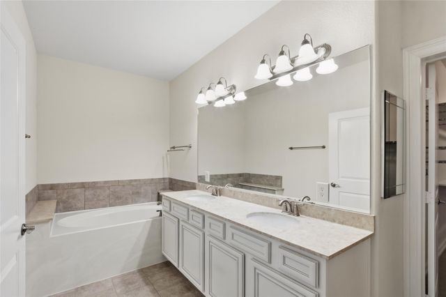 24 Tassia Lane, Houston, TX 77058