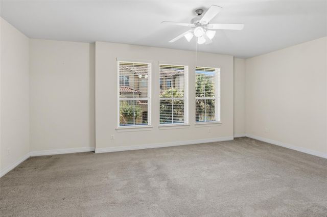 24 Tassia Lane, Houston, TX 77058