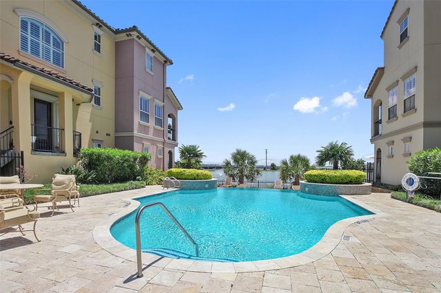 24 Tassia Lane, Houston, TX 77058