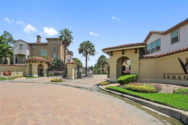 24 Tassia Lane, Houston, TX 77058