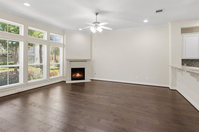 24 Tassia Lane, Houston, TX 77058