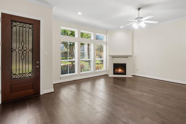 24 Tassia Lane, Houston, TX 77058