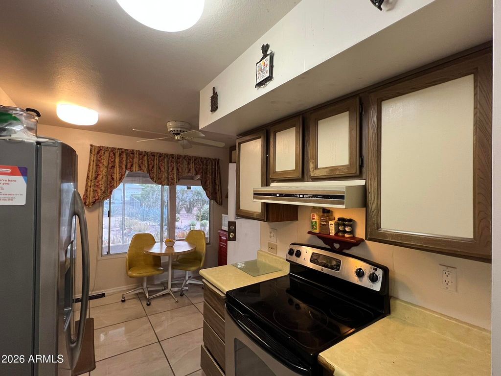 Image 16 of property listing at 9711 W HAWTHORN Court, Sun City, AZ 85351