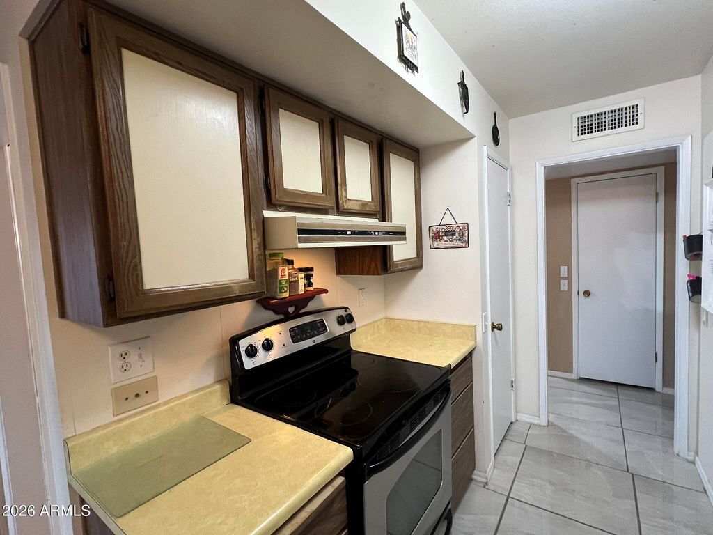 Image 18 of property listing at 9711 W HAWTHORN Court, Sun City, AZ 85351