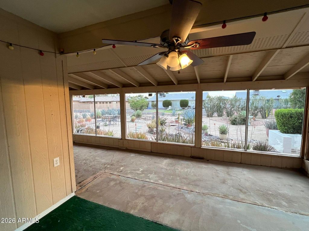 Image 19 of property listing at 9711 W HAWTHORN Court, Sun City, AZ 85351