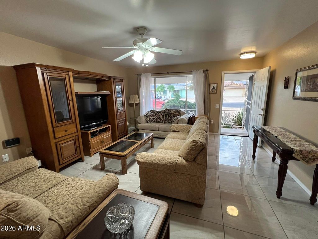 Image 2 of property listing at 9711 W HAWTHORN Court, Sun City, AZ 85351