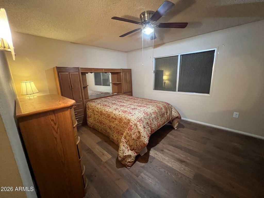 Image 27 of property listing at 9711 W HAWTHORN Court, Sun City, AZ 85351