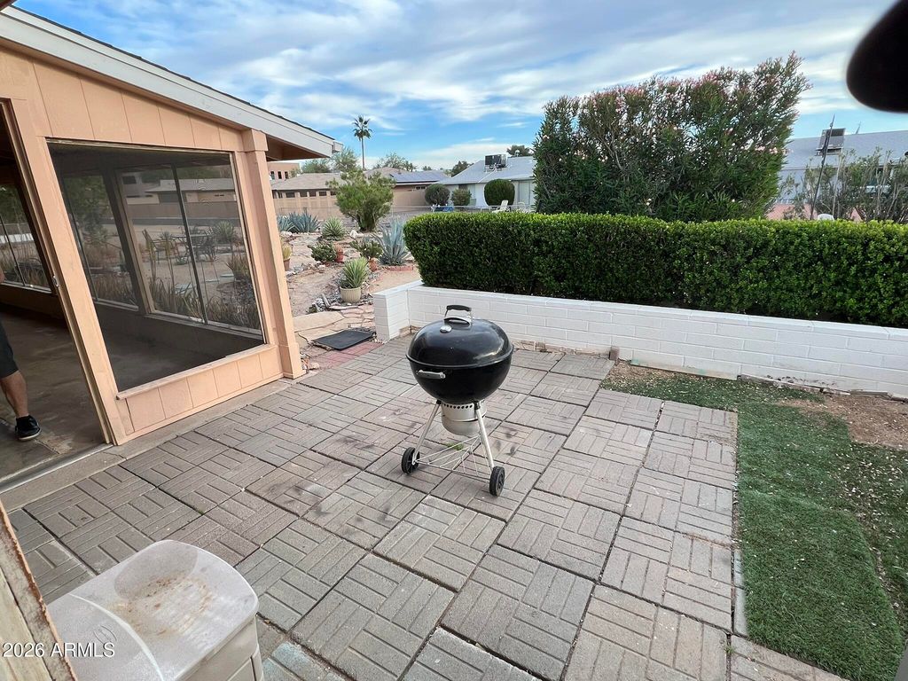 Image 30 of property listing at 9711 W HAWTHORN Court, Sun City, AZ 85351