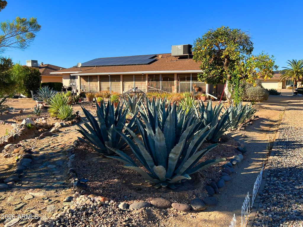 Image 37 of property listing at 9711 W HAWTHORN Court, Sun City, AZ 85351
