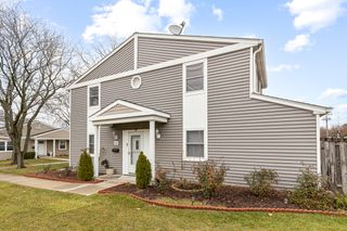 818 Dunbar Court, Schaumburg, IL 60194