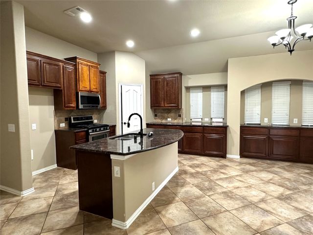 7255 Rueda, Grand Prairie, TX 75054