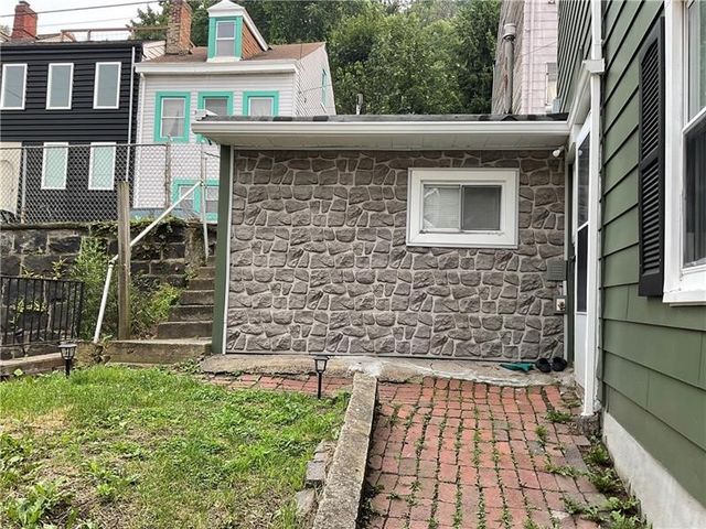 9 Gregory St, South Side, PA 15203