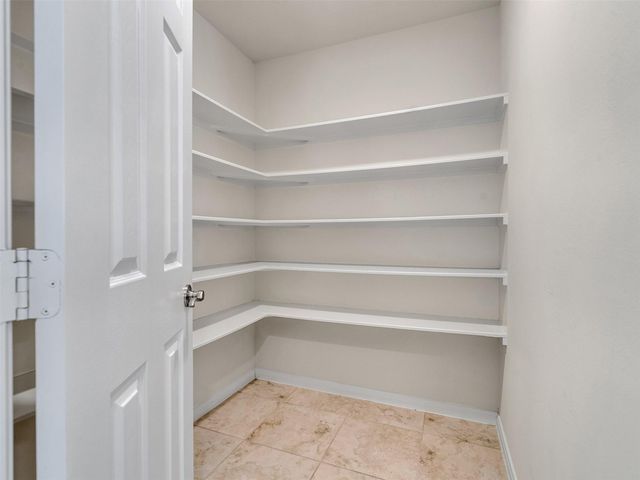 6807 Davy Crockett Drive, Manvel, TX 77578