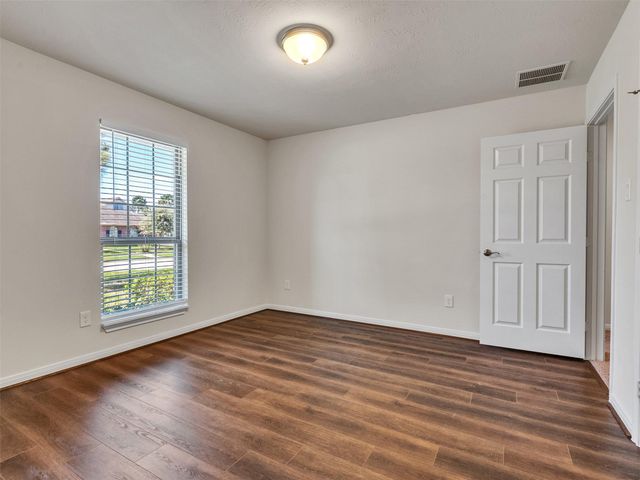 6807 Davy Crockett Drive, Manvel, TX 77578