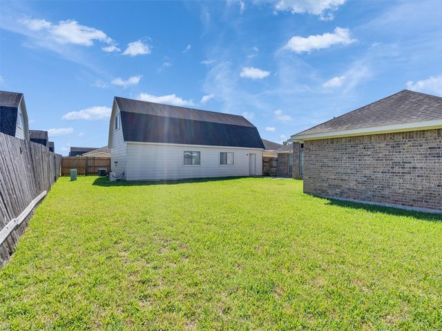 6807 Davy Crockett Drive, Manvel, TX 77578