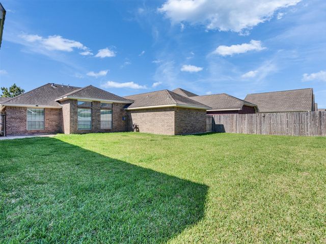 6807 Davy Crockett Drive, Manvel, TX 77578