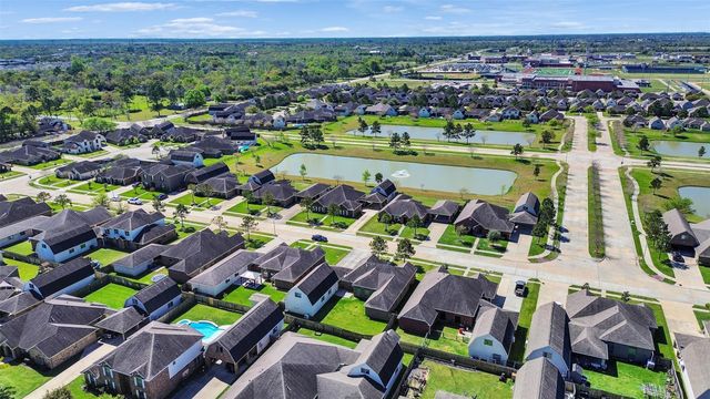 6807 Davy Crockett Drive, Manvel, TX 77578