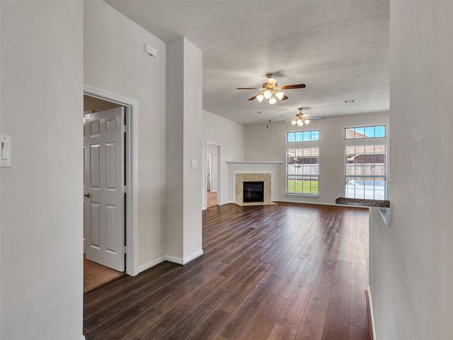 6807 Davy Crockett Drive, Manvel, TX 77578