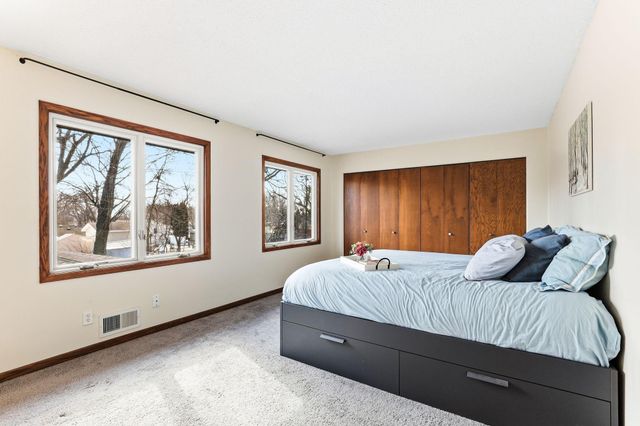 7230 Imperial Avenue Court S, Cottage Grove, MN 55016