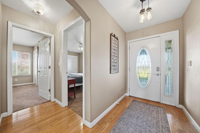 17 Sara-Lex Ct, Valley Springs, CA 95252