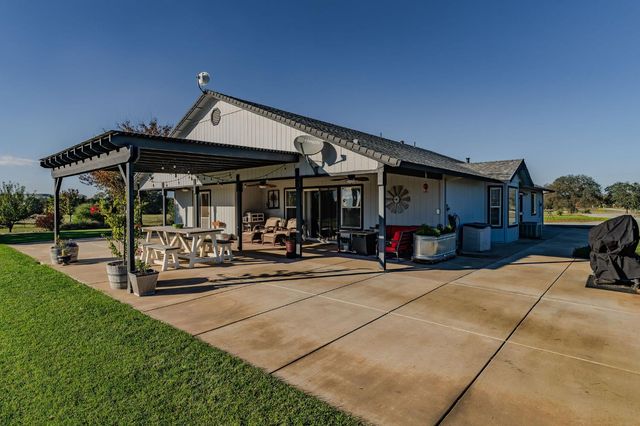 17 Sara-Lex Ct, Valley Springs, CA 95252