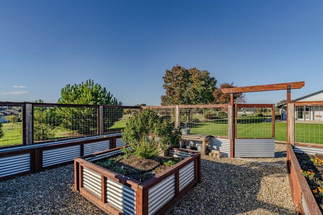 17 Sara-Lex Ct, Valley Springs, CA 95252