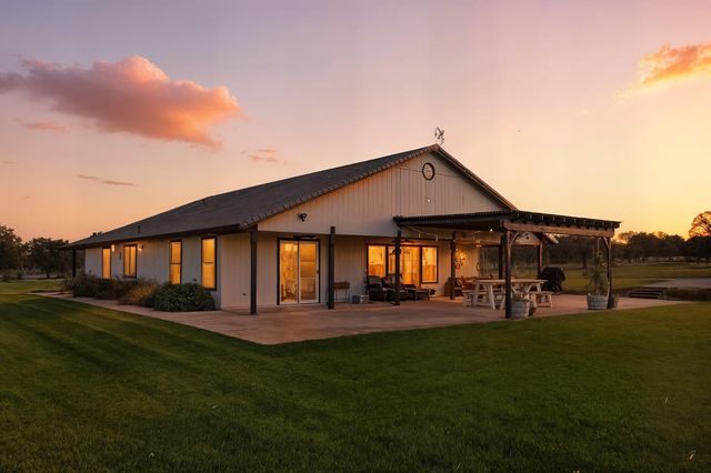 17 Sara-Lex Ct, Valley Springs, CA 95252