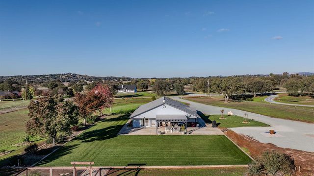 17 Sara-Lex Ct, Valley Springs, CA 95252